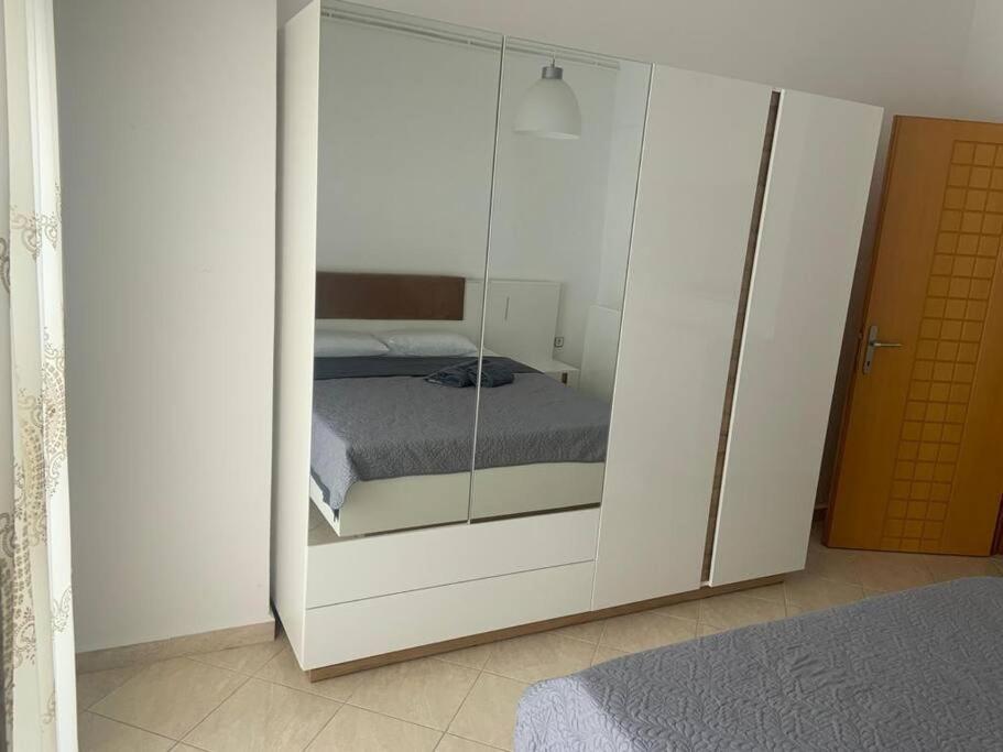 2 Bedroom Holiday Flat, Renovated, In The Centre Asproválta Eksteriør billede